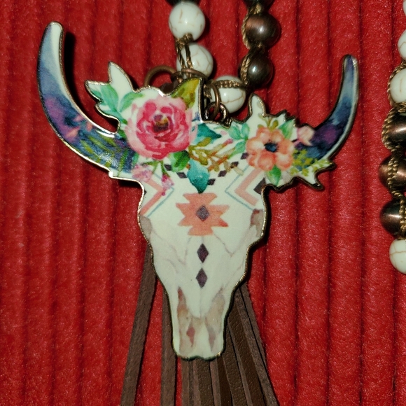 White Floral Steer Skull Tassel Necklace Set - Picture 2 of 4